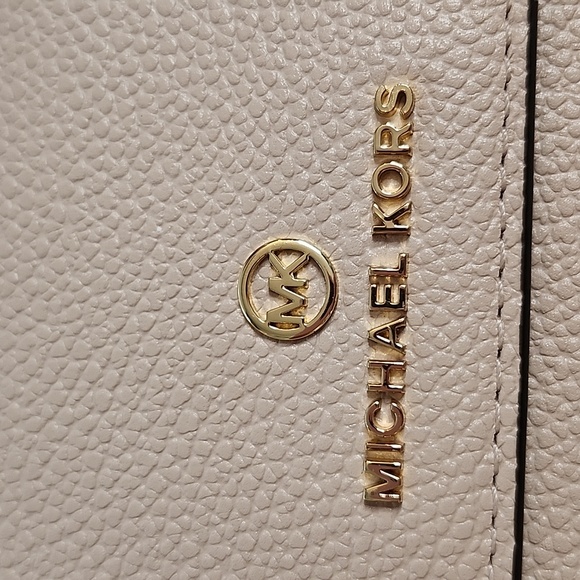 NWOT Michael Kors Pebbled Leather Tri-Fold Wallet - Picture 14 of 15